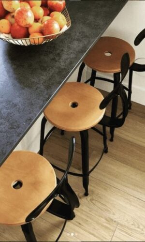 Coin cuisine avec chaise bois et métal de la marque Nicolle