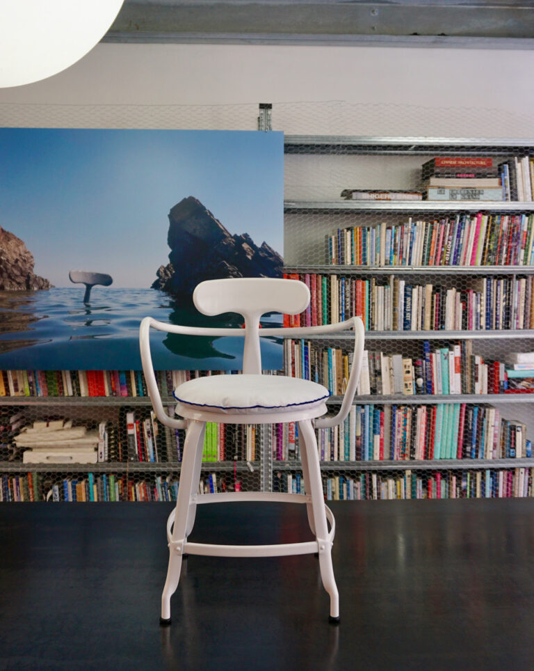 Fauteuil Nicolle by Paola Navone au Fuori Salone de Milan