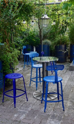 Chaise Nicolle H65-cm Outdoor - Milan Fuori Salone Otto Paola Navone Outdoor: A stylish outdoor metal chair by Chaises Nicolle, showcased at Milan Fuori Salone event, designed by Otto and Paola Navone.