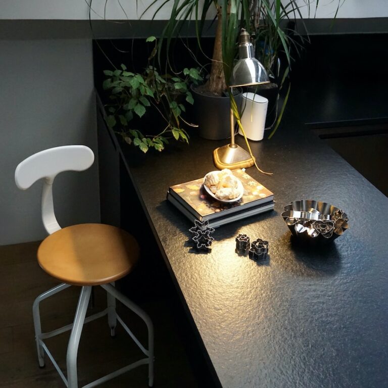 Chaise fabriquée en France en bois et métal