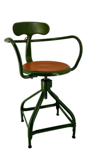 Chaise de bureau verte avec assise en cuir.